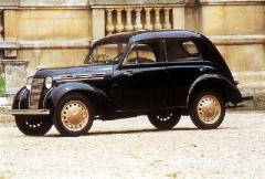 Renault Juvaquatre 1939.jpg